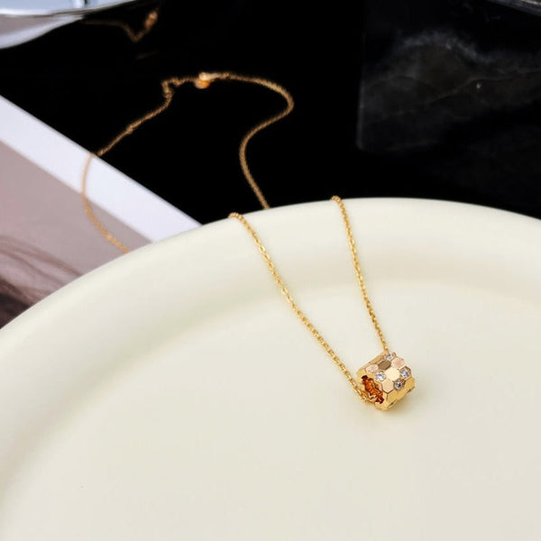 <MAGIC>BEE MINI PEDANT DIAMOND NECKLACE
