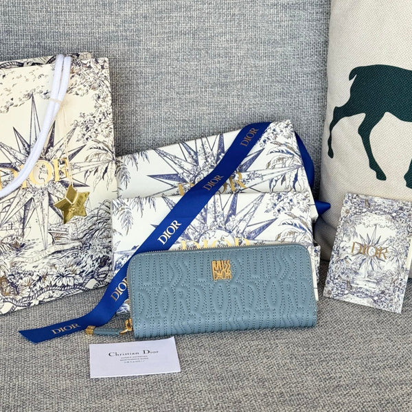 VERTICAL LONG ZIP WALLET 20 IN BABY BLUE QUILTED ALLOVER CALFSKIN