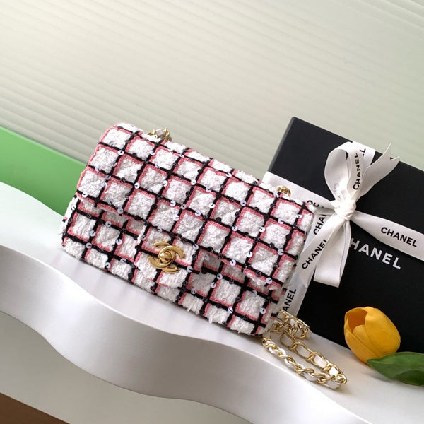 WOOL TWEED FLAP BAG 20 WHITE BLACK PINK ATTACHED SEQUINS 238423